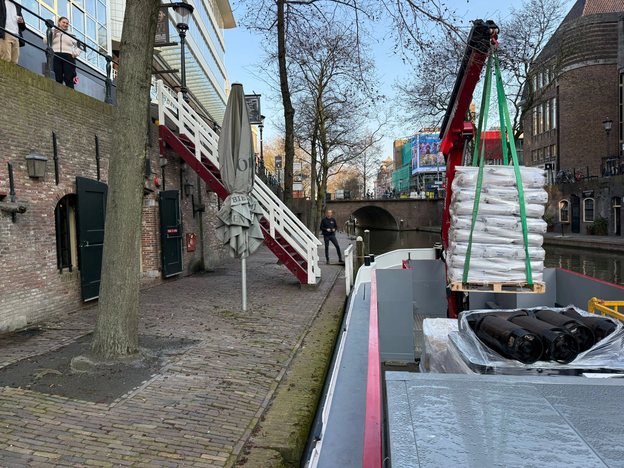 Oudaen gracht laden lossen